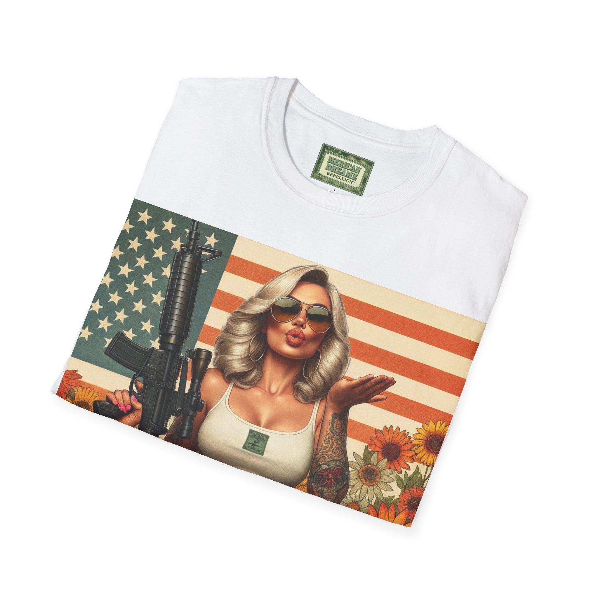 Pin-Up Americana T-Shirt — Retro Floral Gun Cowgirl Vintage Style (US Only)