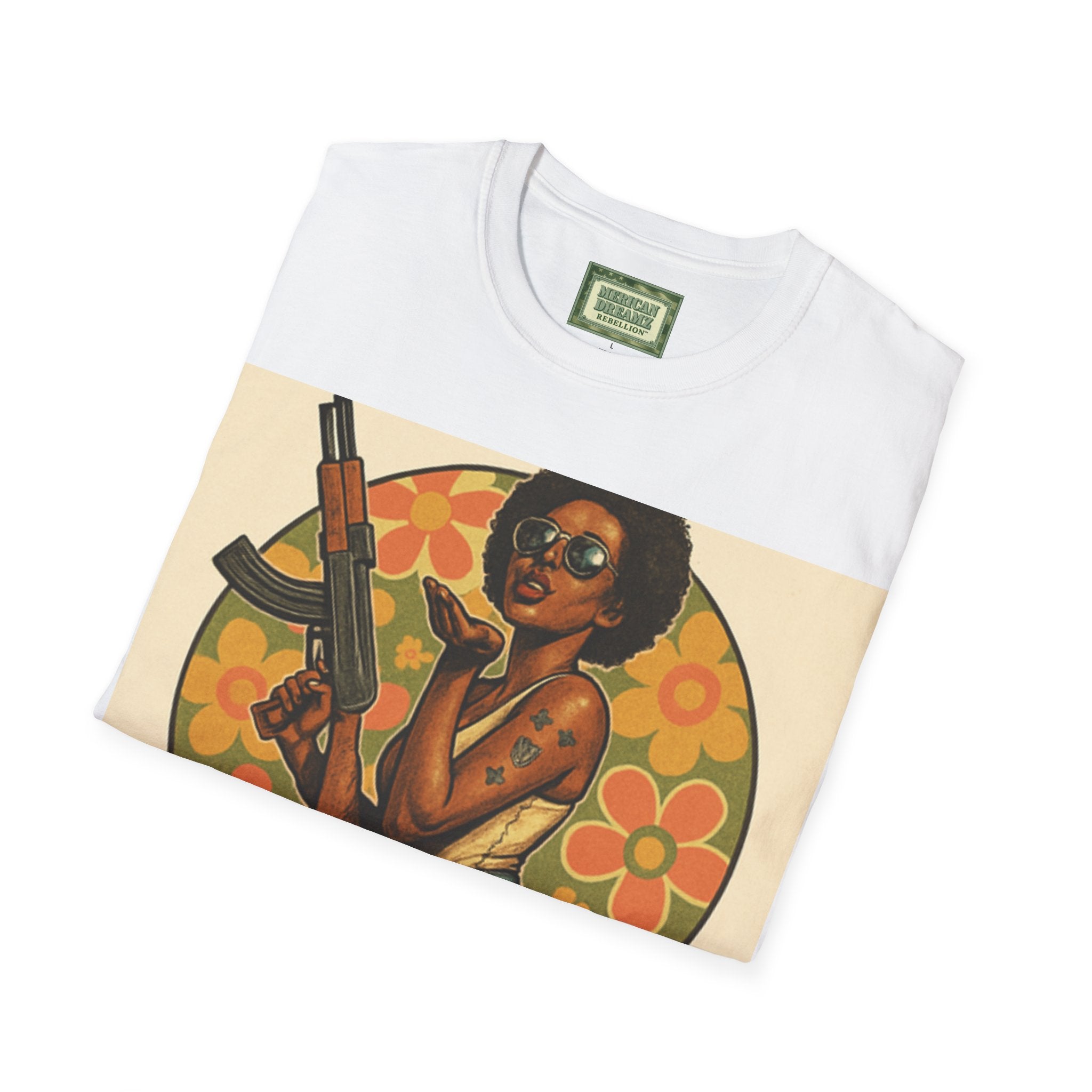 Pin-Up Americana T-Shirt — Retro Floral Gun Cowgirl Vintage Style (US Only)